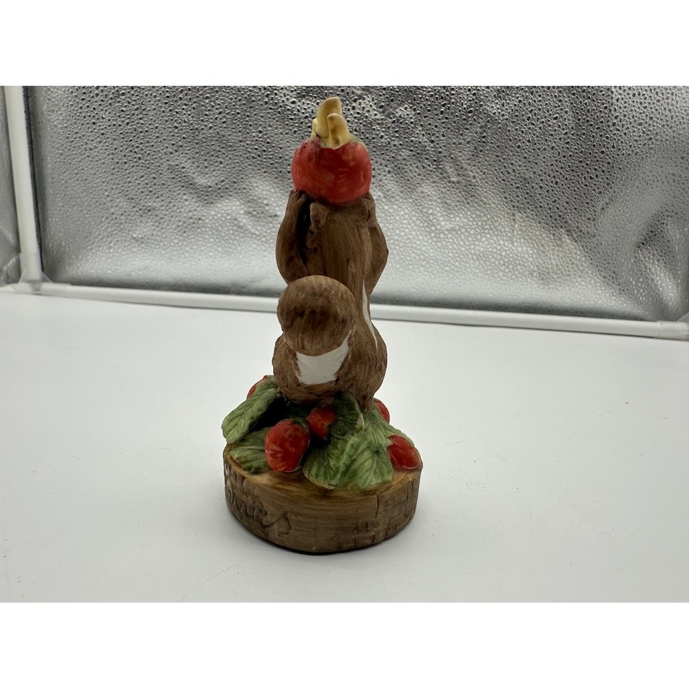 Vintage Squirrel Ceramic Figurine Youre The Berries Strawberry Woodland Decor - Picture 5 of 9